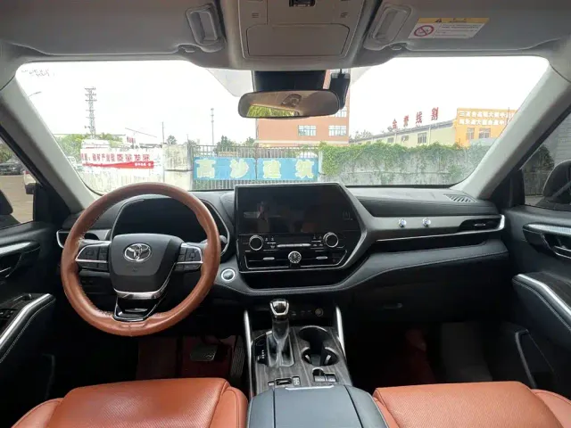 Toyota Highlander — Фото автомобиля 5