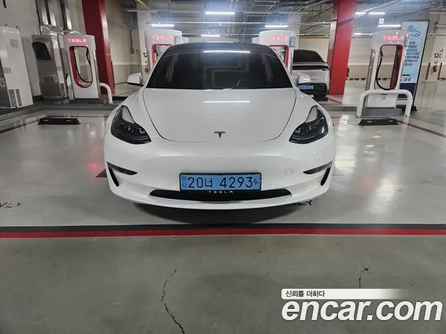 Tesla Model 3 — Фото автомобиля 3