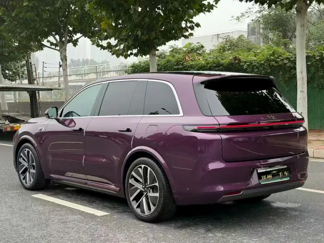 Li Auto L8 — Фото автомобиля 7