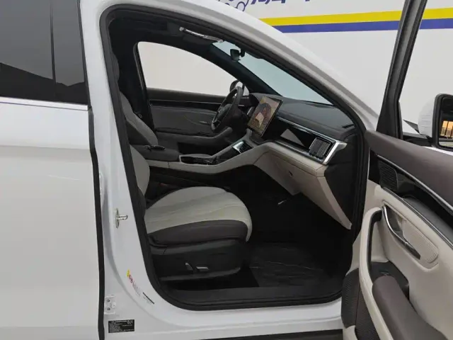 BYD Song PLUS — Фото автомобиля 8