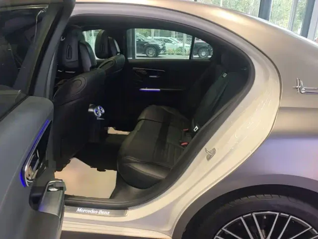 Mercedes-Benz C-Class — Фото автомобиля 16