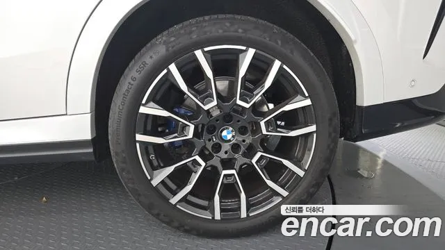 BMW X6 xDrive40i M Sport — Фото автомобиля 16