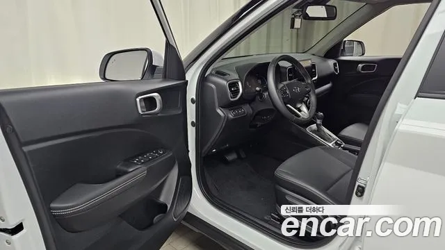 Hyundai Venue — Фото автомобиля 15