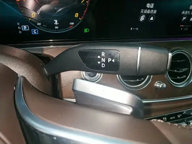 Mercedes-Benz E-Class — Фото автомобиля 13