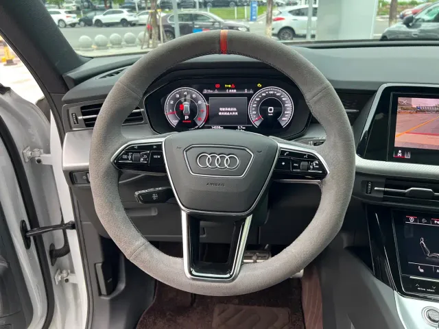 Audi Q6 — Фото автомобиля 11
