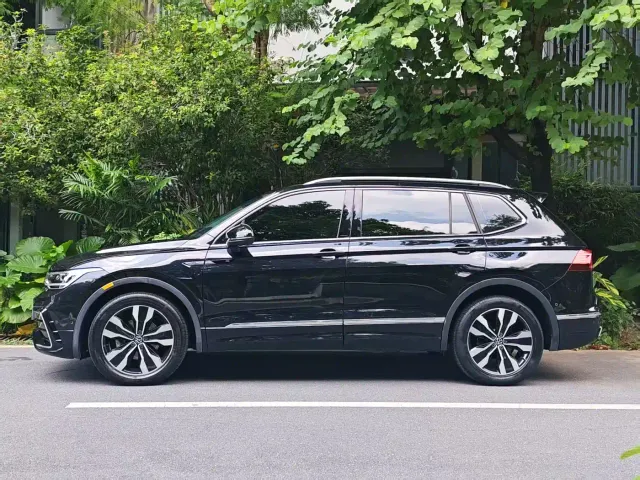 Volkswagen Tiguan L — Фото автомобиля 7