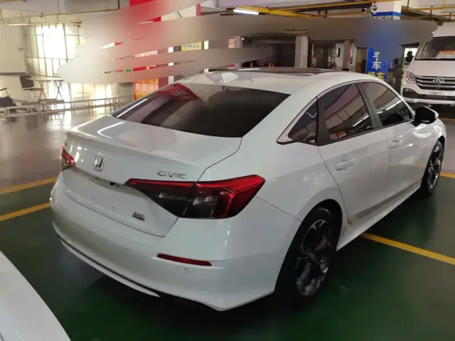Honda Civic — Фото автомобиля 3