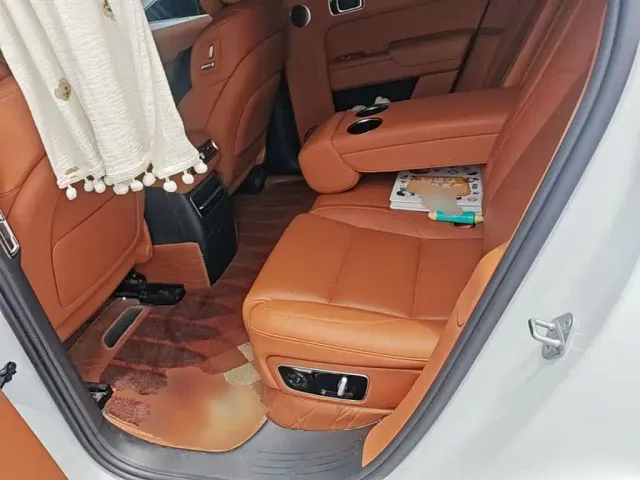 Li Auto L7 — Фото автомобиля 12