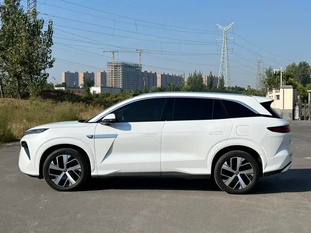 BYD Tang L — Фото автомобиля 5