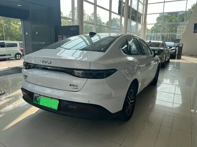 BYD Seal 05 DM-i — Фото автомобиля 7