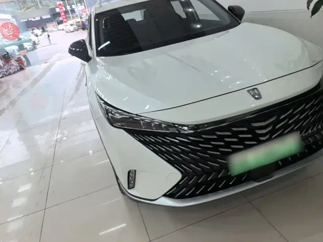 Roewe RX5 — Фото автомобиля 3