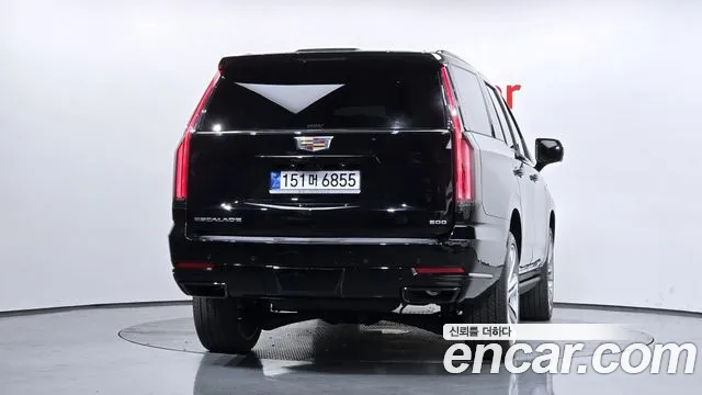 Cadillac Escalade Generation 5 — Фото автомобиля 4