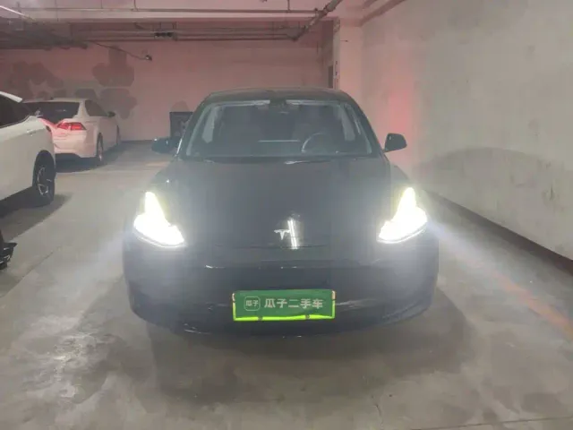 Tesla Model 3 — Фото автомобиля 2