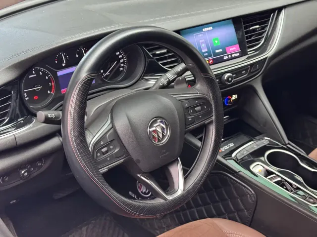 Buick Regal — Фото автомобиля 17