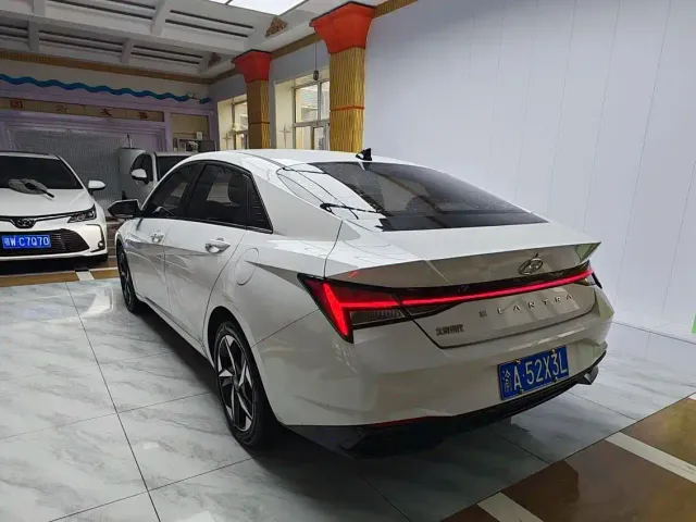 Hyundai Elantra — Фото автомобиля 6