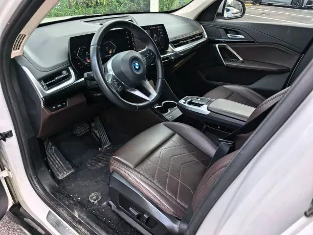 BMW iX1 — Фото автомобиля 13