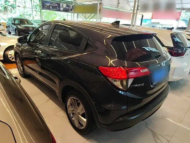 Honda Vezel — Фото автомобиля 4