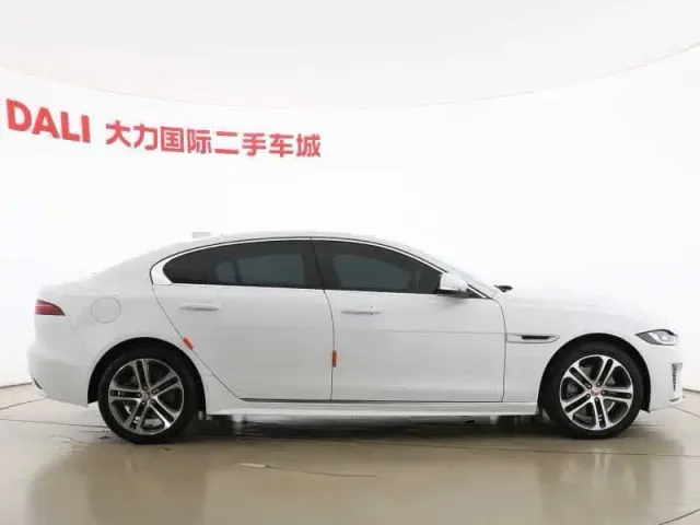 Jaguar XEL — Фото автомобиля 5
