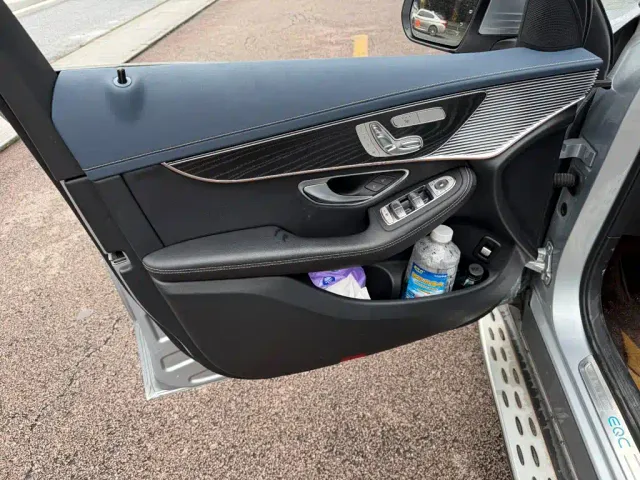 Mercedes-Benz EQC — Фото автомобиля 6
