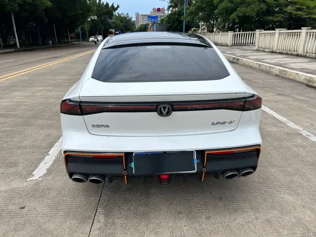 Changan UNI-V — Фото автомобиля 19