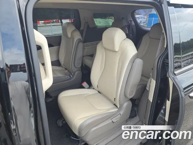 Kia Carnival Generation 4 — Фото автомобиля 9