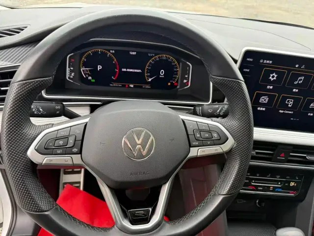 Volkswagen Tiguan L — Фото автомобиля 8