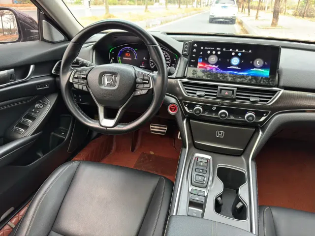 Honda Accord — Фото автомобиля 9