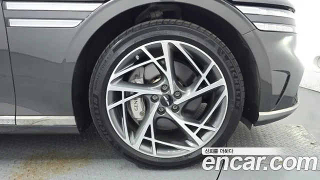 Genesis G90 Бензин 3.5 турбо AWD — Фото автомобиля 21