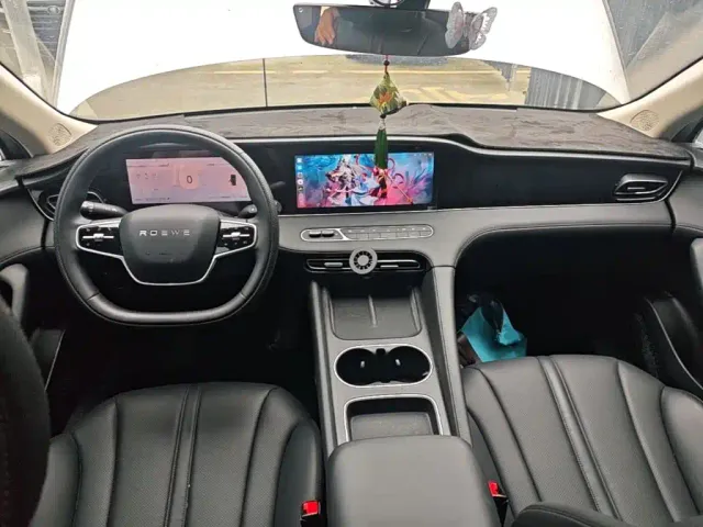 Roewe D7 — Фото автомобиля 9
