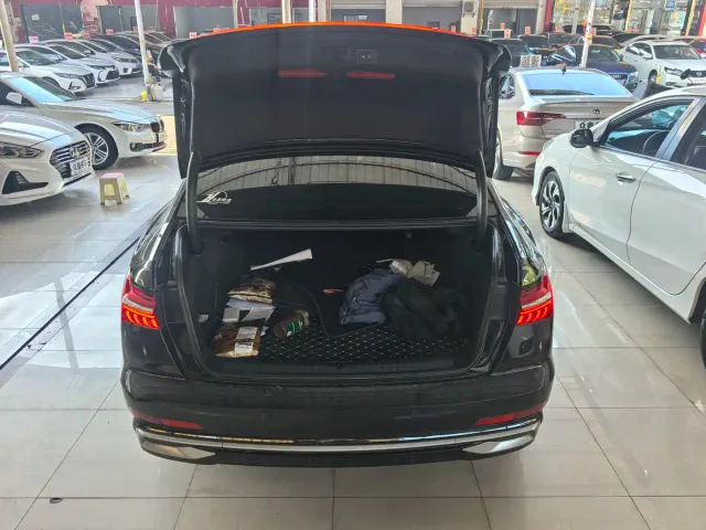Audi A6L — Фото автомобиля 13