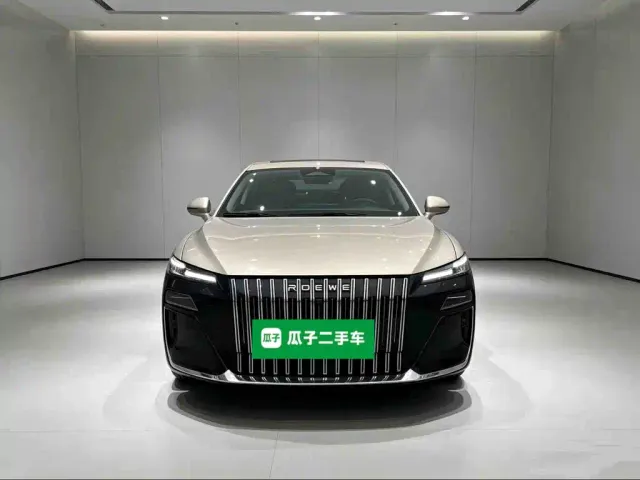 Roewe Roewe M7 DMH 2025 Base — Фото автомобиля 2