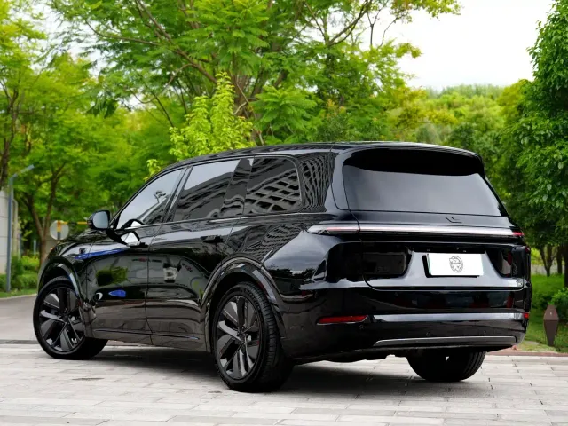 Li Auto L9 — Фото автомобиля 14