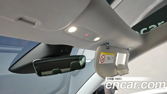 Tesla Model 3 — Фото автомобиля 30