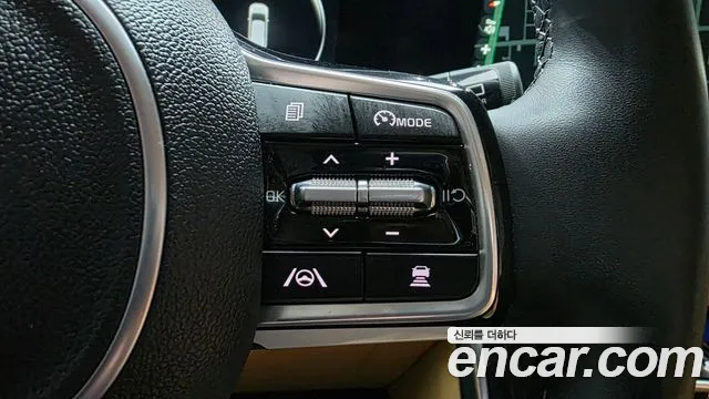 Kia Carnival Generation 4 — Фото автомобиля 16