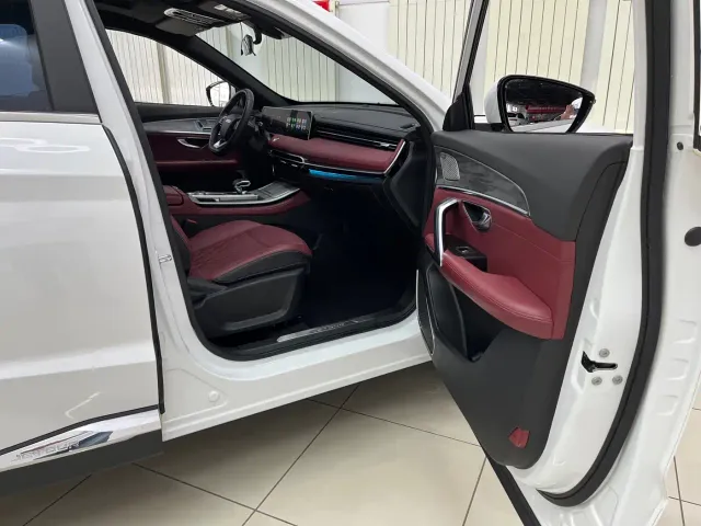 Jetour Jetour X70 PLUS 2023 1.5T DCT Warrior PLUS 7-seater — Фото автомобиля 9