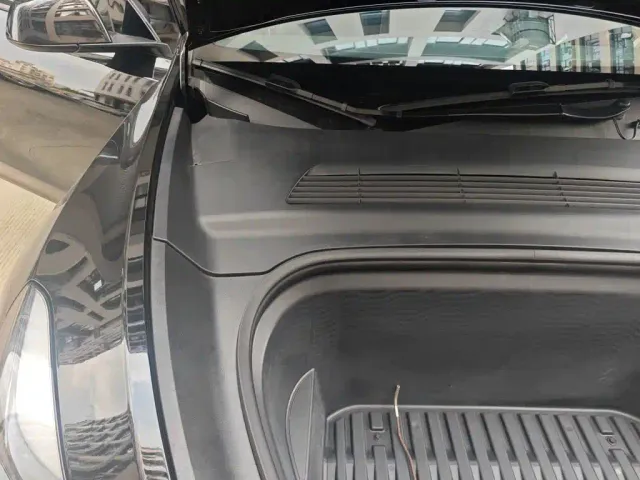 Tesla Model Y — Фото автомобиля 20