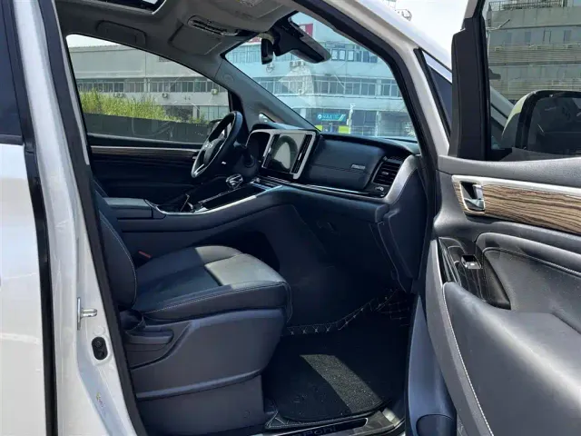 GAC Trumpchi M8 — Фото автомобиля 14