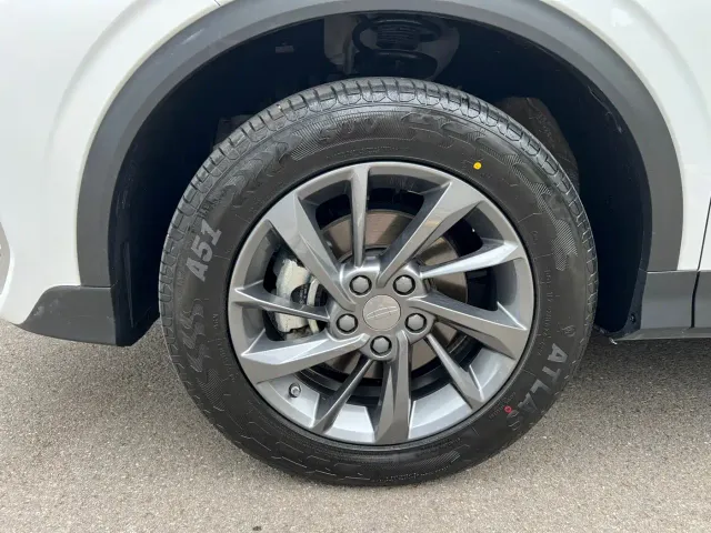 Geely Binyue — Фото автомобиля 9
