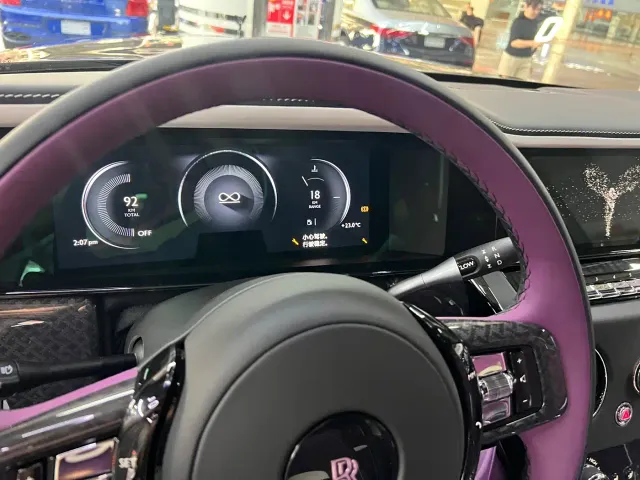 Rolls-Royce Cullinan — Фото автомобиля 16