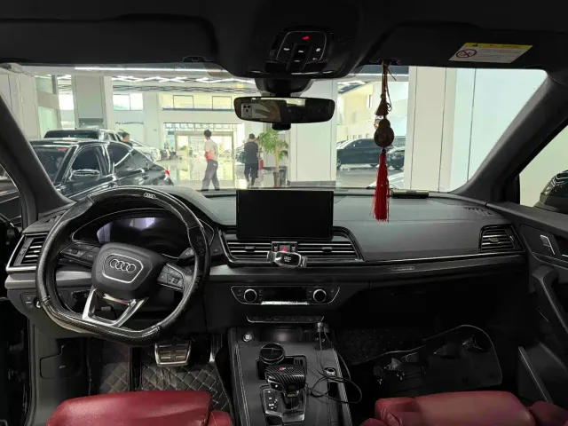 Audi Q5L — Фото автомобиля 6