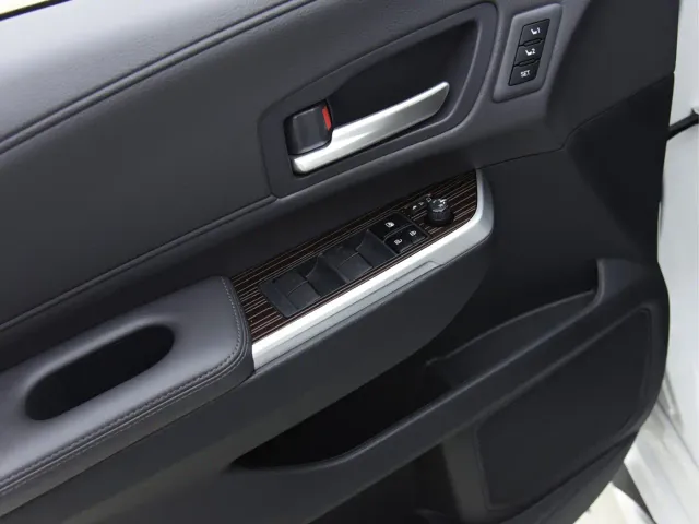 Toyota Granvia — Фото автомобиля 11