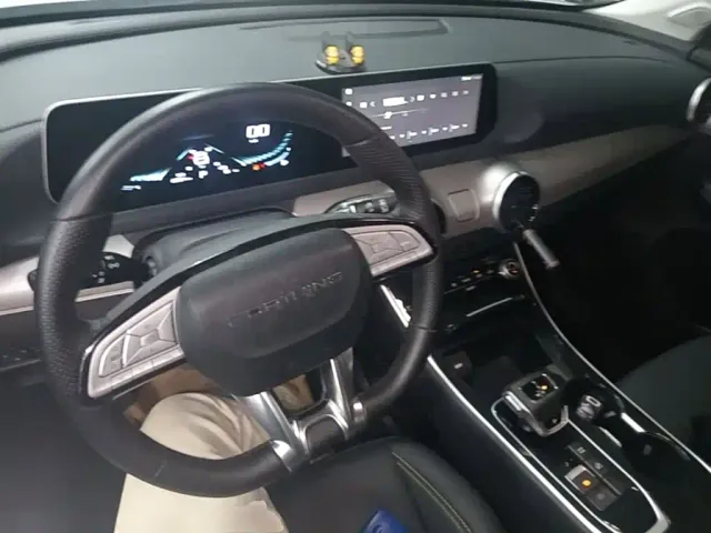 Forthing T5 Evo — Фото автомобиля 9