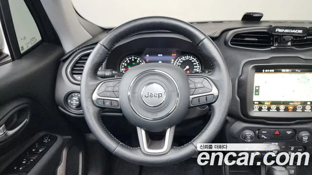 Jeep Renegade — Фото автомобиля 13