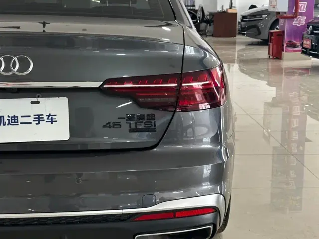 Audi A4L — Фото автомобиля 16