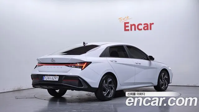 Фотография автомобиля — Hyundai Avante CN7