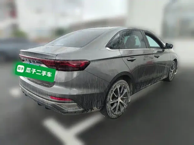 Geely Emgrand — Фото автомобиля 4