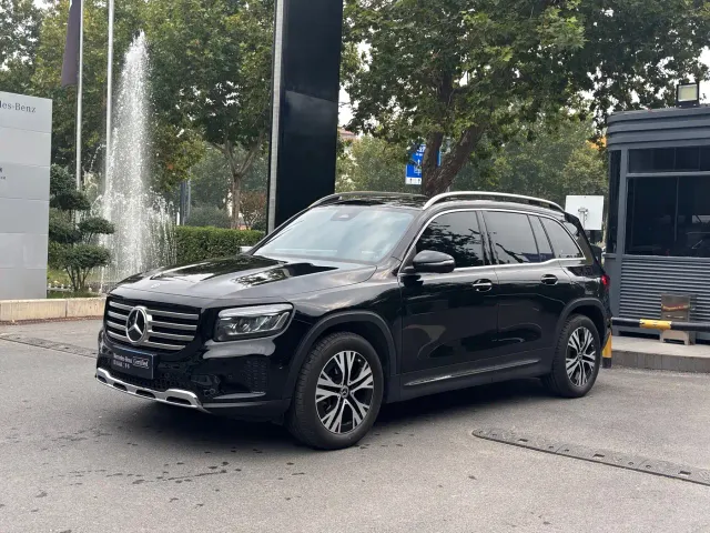 Фотография автомобиля — Mercedes-Benz GLB-Class