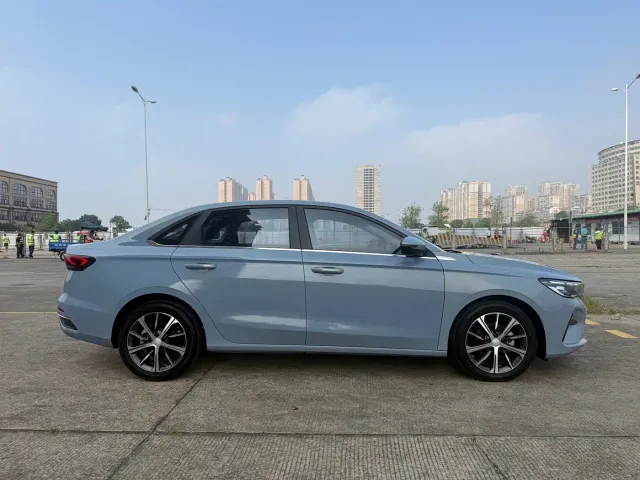 Geely Emgrand — Фото автомобиля 5