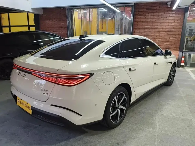 BYD Seal 07 DM-i — Фото автомобиля 4