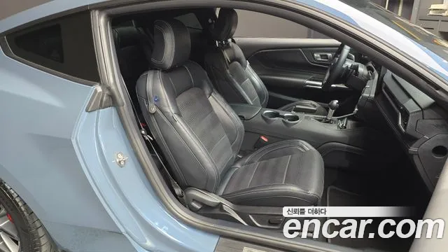 Ford Mustang Mustang 7 поколение 5.0 GT Premium Купе — Фото автомобиля 26